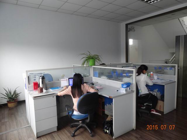 液体灌装机生产公司图片 液体灌装机生产公司图片